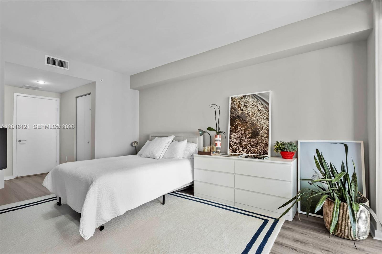 1100 MILLECENTO RESIDENCE - Residential Lease