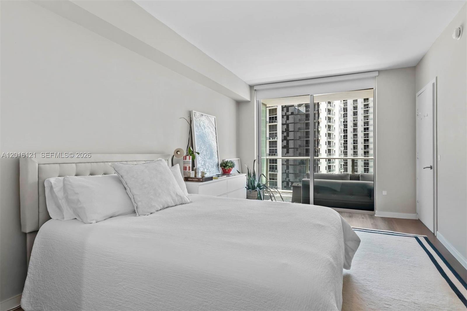 1100 MILLECENTO RESIDENCE - Residential Lease