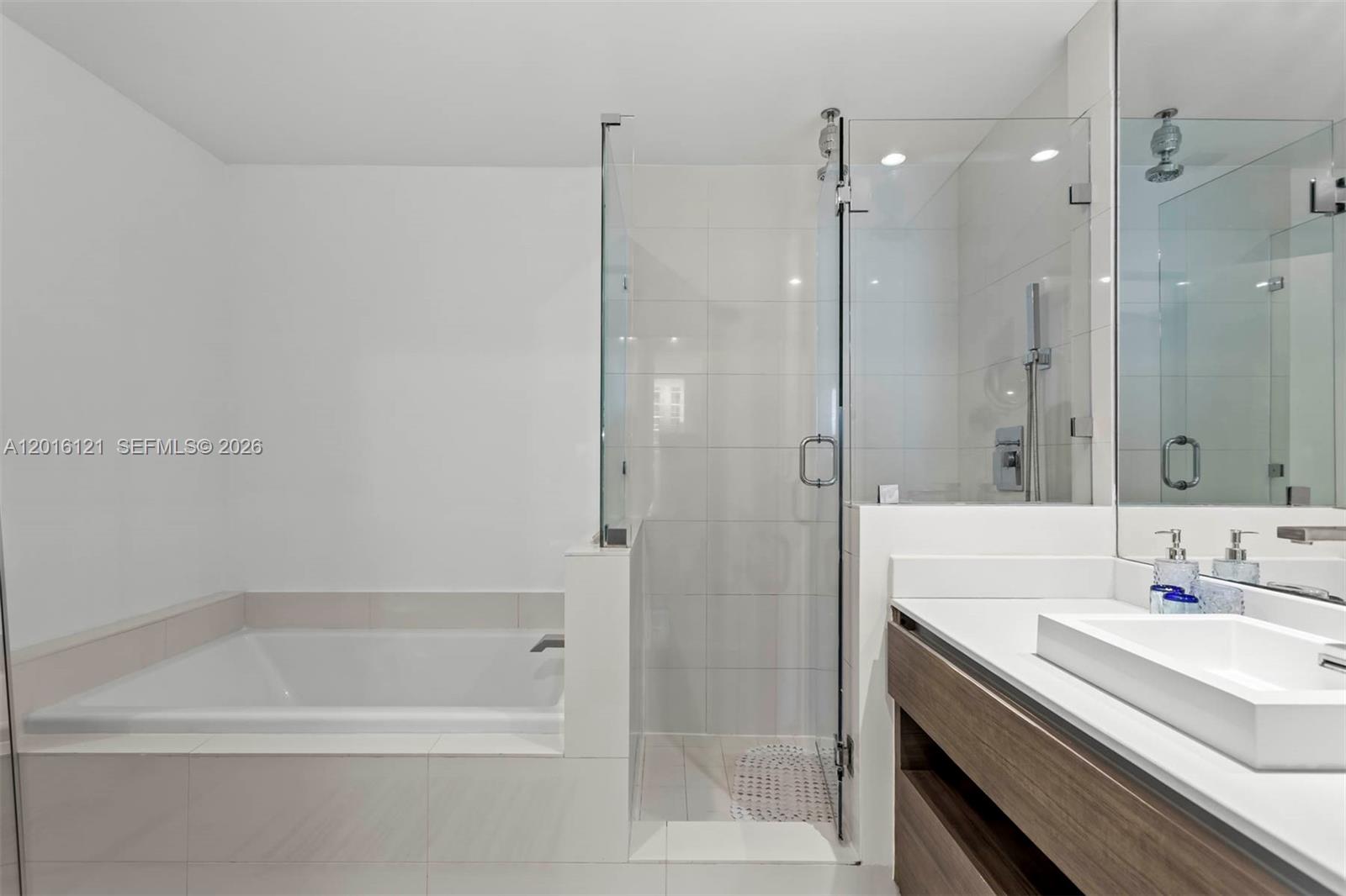 1100 MILLECENTO RESIDENCE - Residential Lease