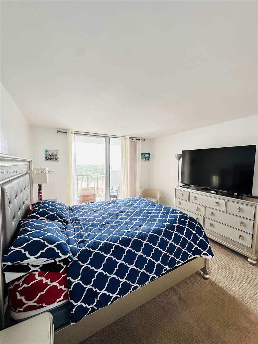 COMMODORE PLAZA CONDO - Residential