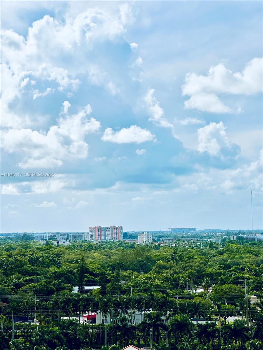 COMMODORE PLAZA CONDO - Residential