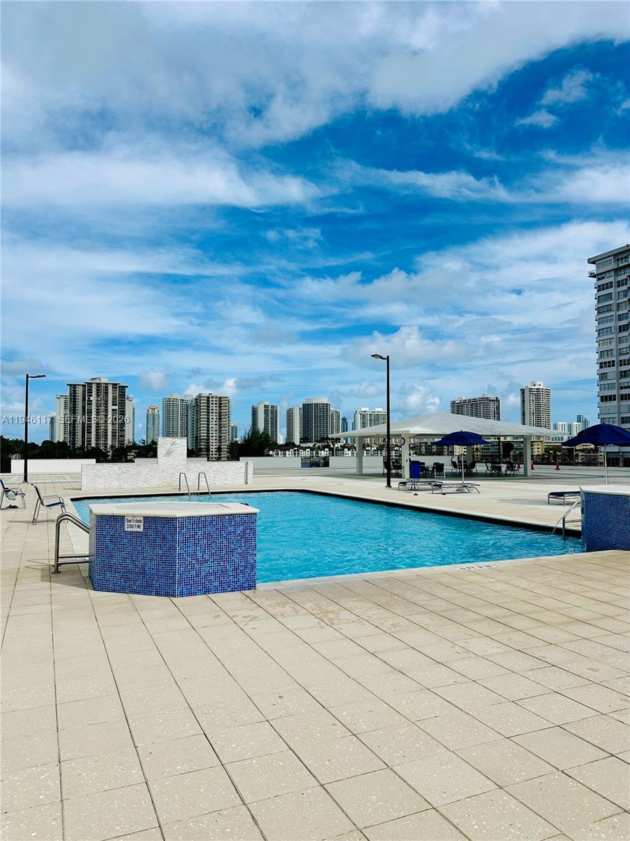 2750 NE 183rd St 1607