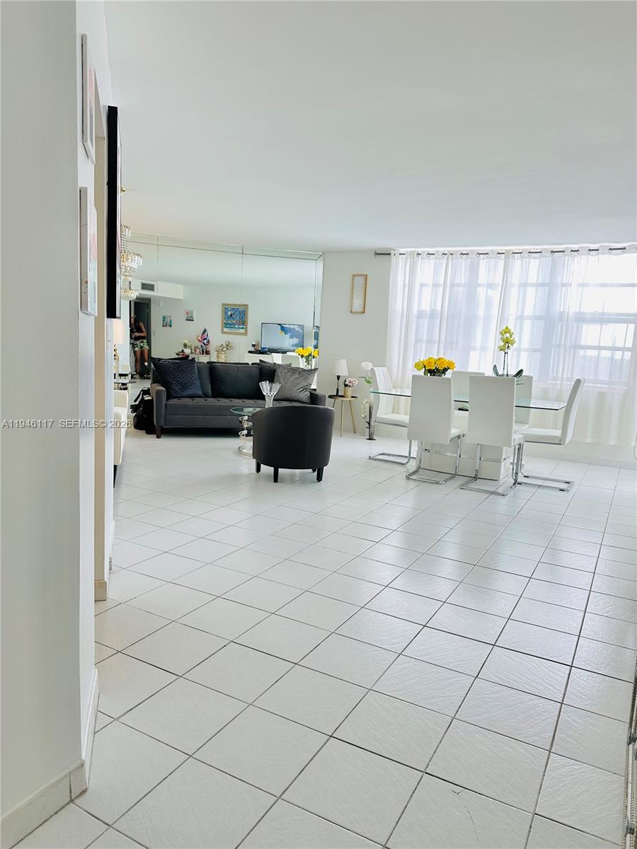 COMMODORE PLAZA CONDO - Residential