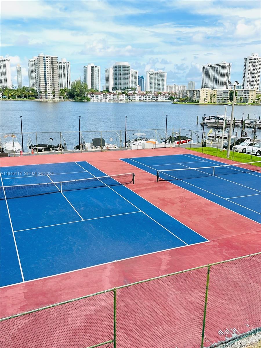 2750 NE 183rd St 1607