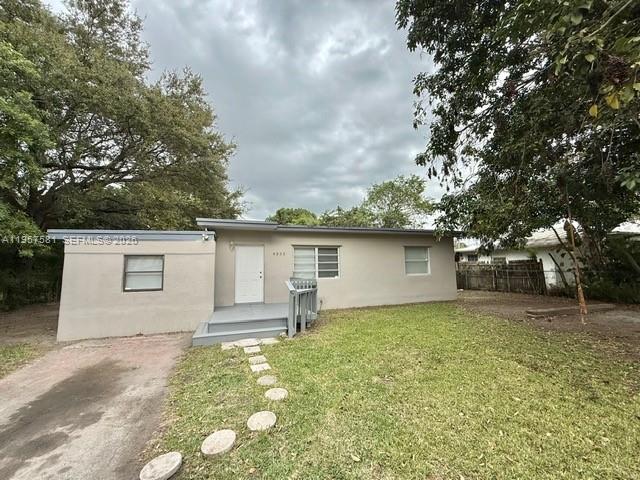BROWARD GARDENS - Residential Lease