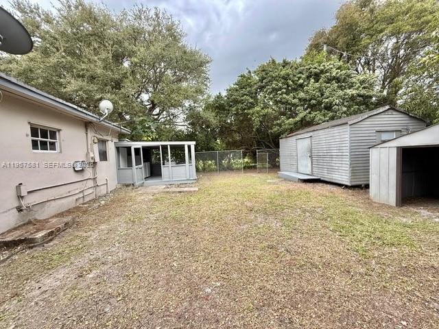 BROWARD GARDENS - Residential Lease