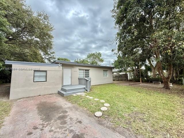 BROWARD GARDENS - Residential Lease