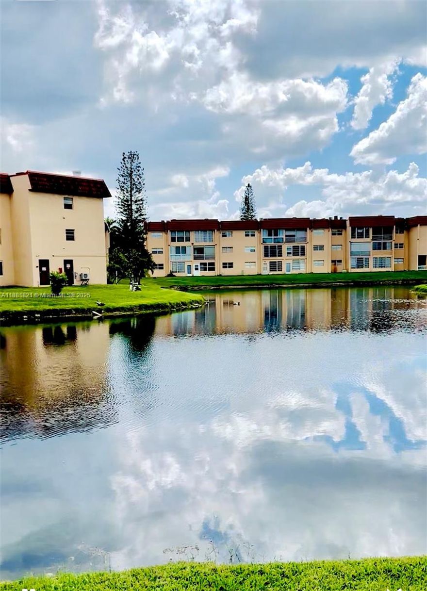 First floor 1 Bed/1 Bath located in the 55+ community of Sunrise Lakes with lakefront view. A/C and water heater are less than 3 years old, new high-impact sliding door in patio, and new laminate floors. Community offers golf course, 10 swimming pools (including indoor & saltwater), spa, gym, tennis, pickleball, game room, library, free movies, bingo, dances and more! Association fee includes cable, water, pest control, insurance, outdoor facilities, and bus service. Association requires credit score 670+, income of $2,400+/month, and 6 months of maintenance fees held in escrow for 3 years. Owner is motivated and welcomes all reasonable offers!