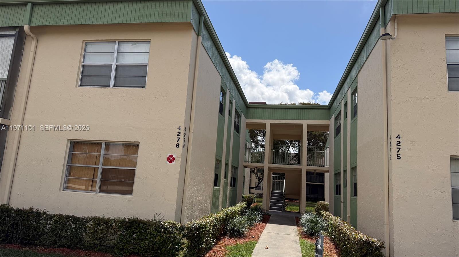 RAMBLEWOOD EAST CONDO - Residential