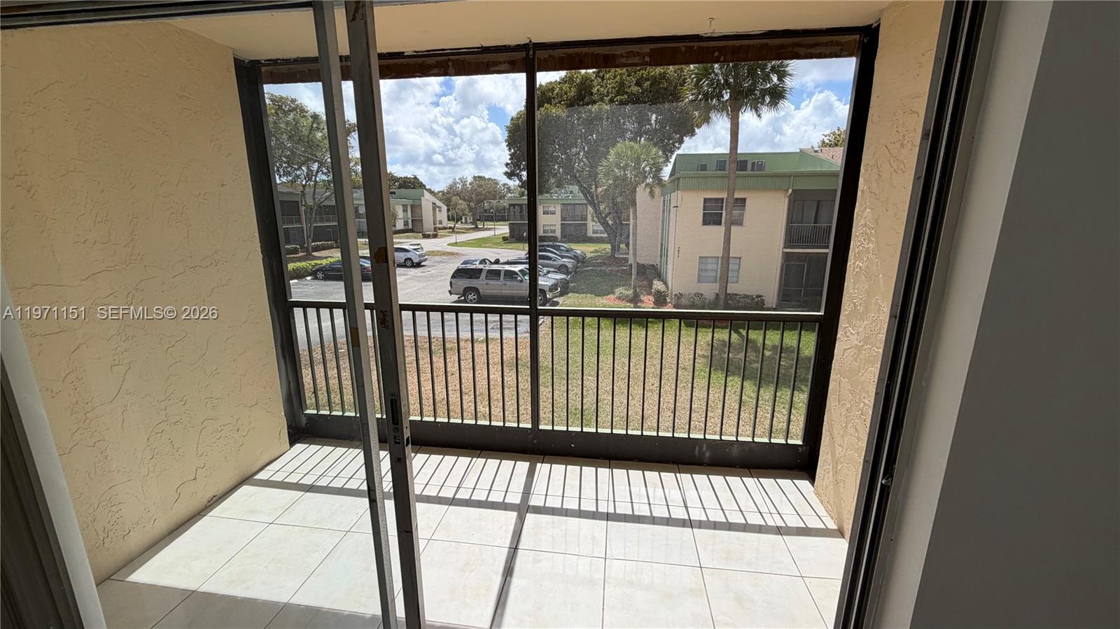 RAMBLEWOOD EAST CONDO - Residential