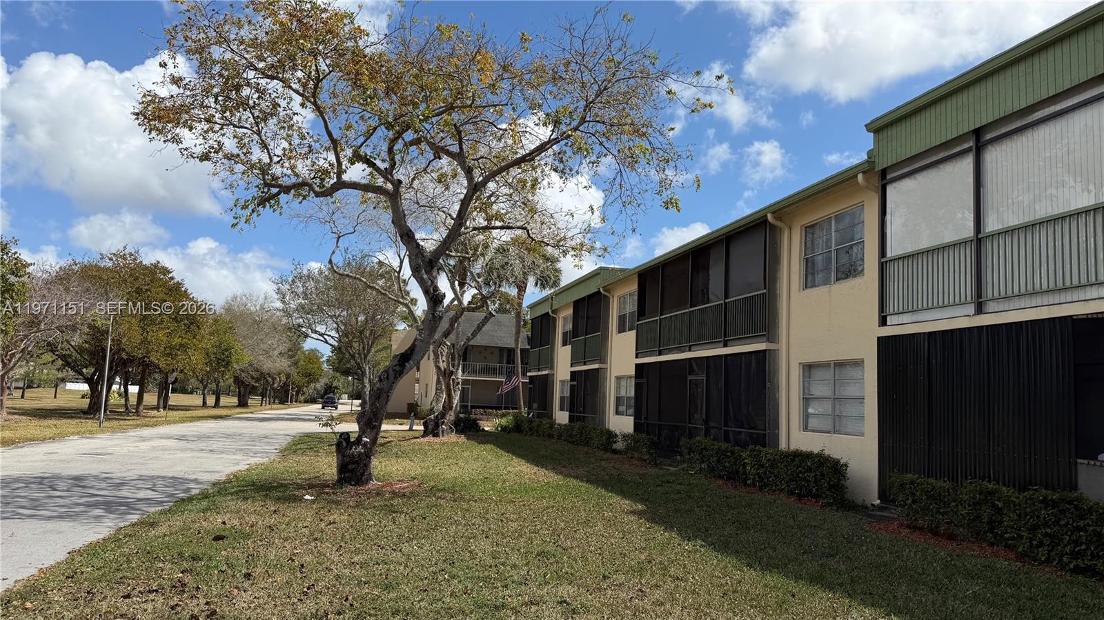 RAMBLEWOOD EAST CONDO - Residential