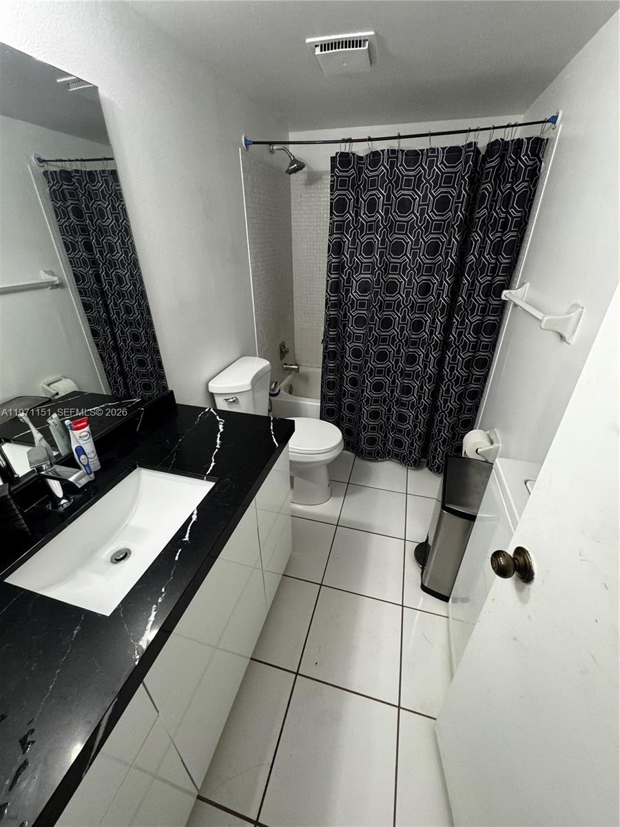 RAMBLEWOOD EAST CONDO - Residential