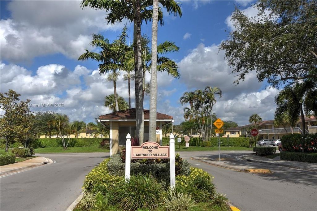 Photo of 10124 Twin Lakes Dr #11-D, Coral Springs, FL 33071 (MLS # A11456188)