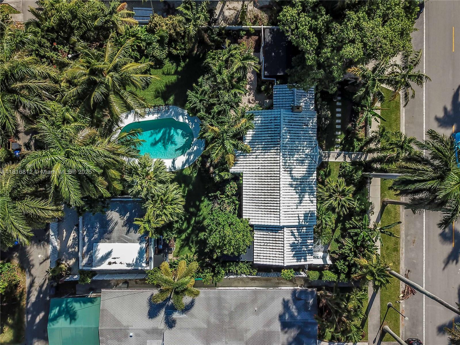 HOLLYWOOD LAKES SECTION - Residential