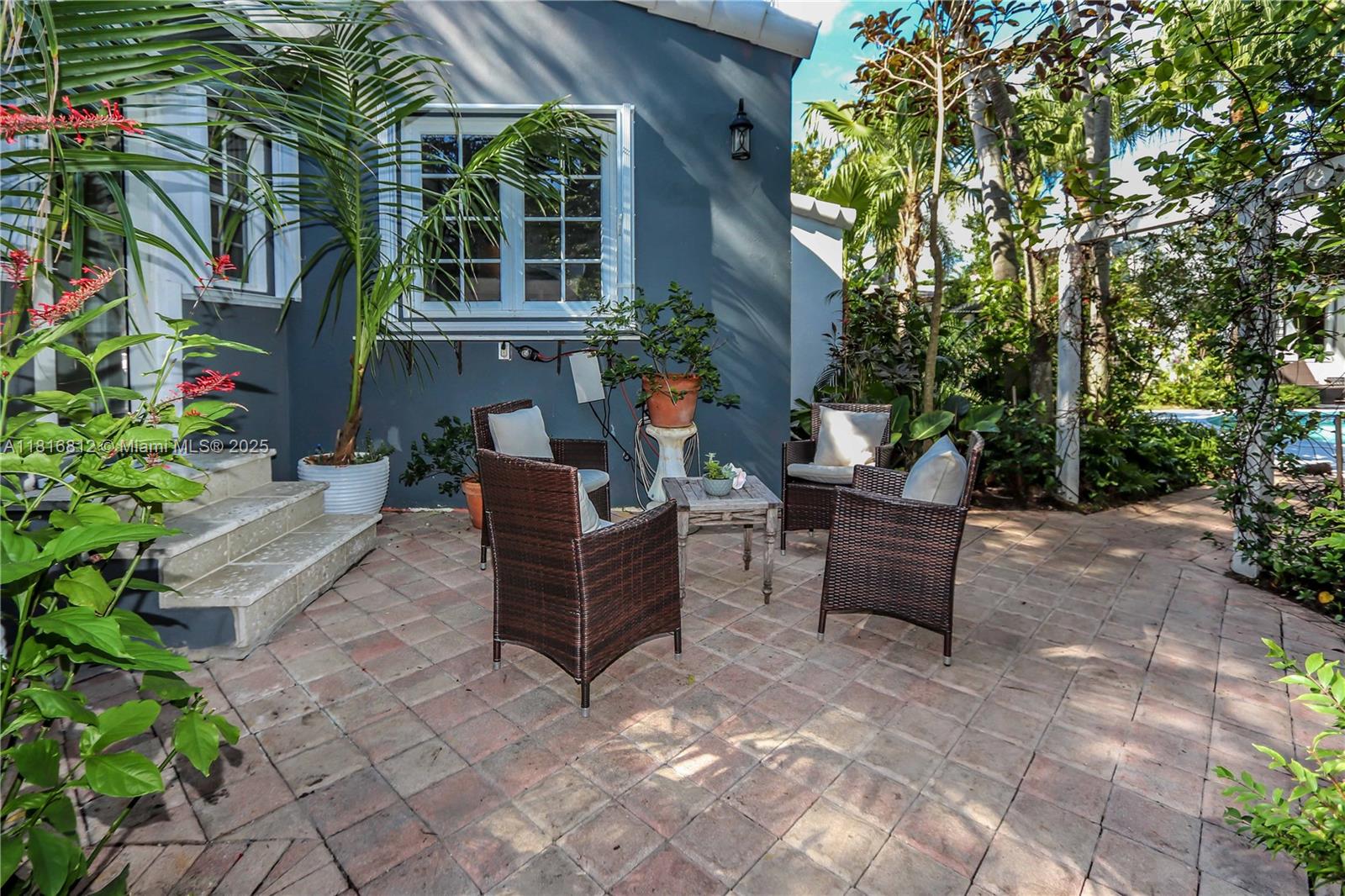 HOLLYWOOD LAKES SECTION - Residential