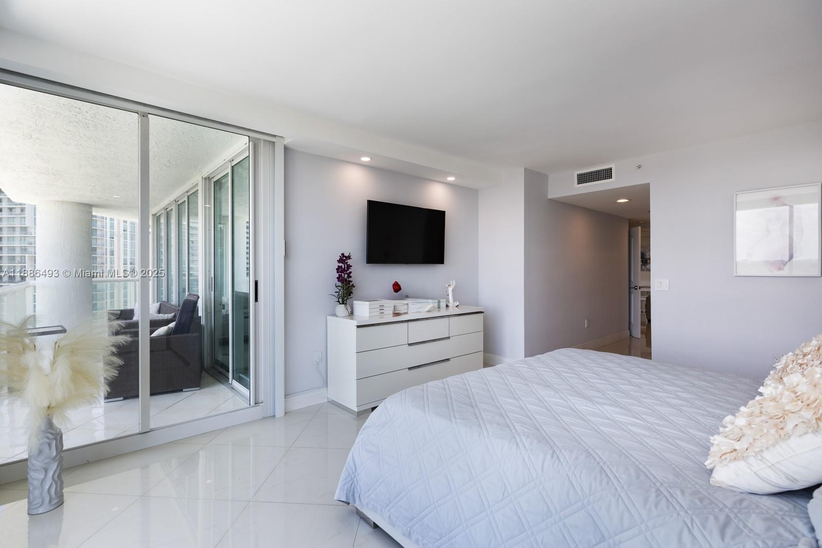 OCEANIA IV CONDO - Residential