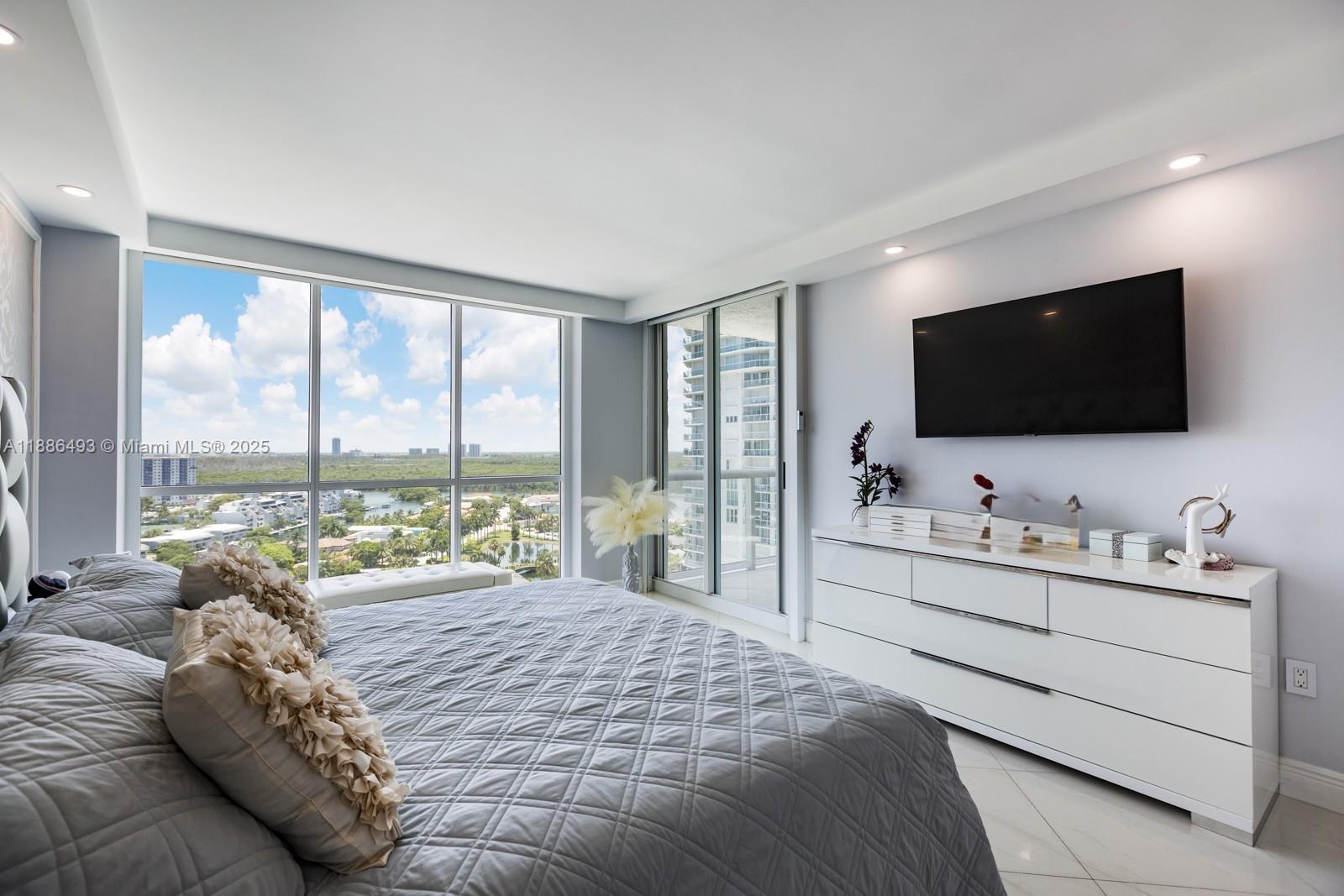 OCEANIA IV CONDO - Residential