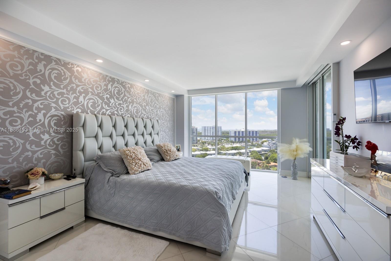 OCEANIA IV CONDO - Residential