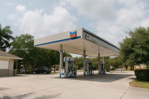 755 4th St Vero Beach FL 32962