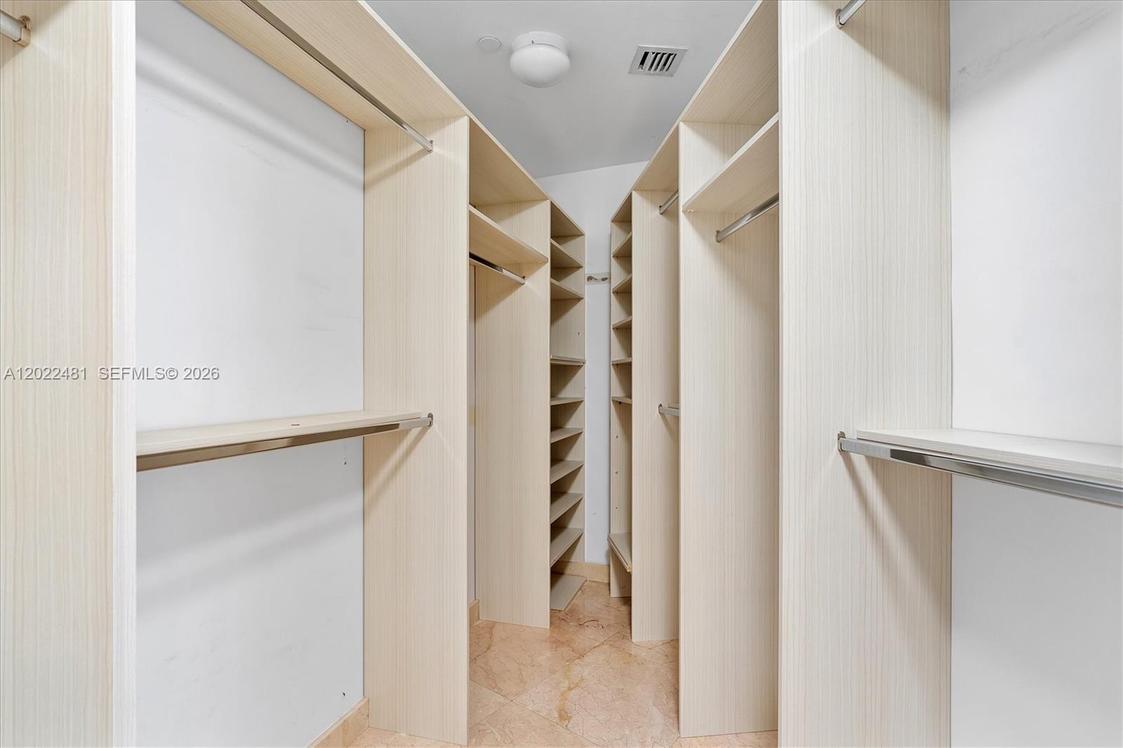 TDR TOWER II CONDO - Residential