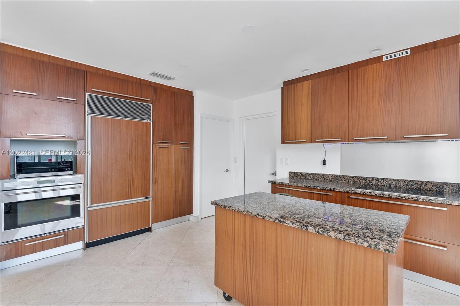 TDR TOWER II CONDO - Residential