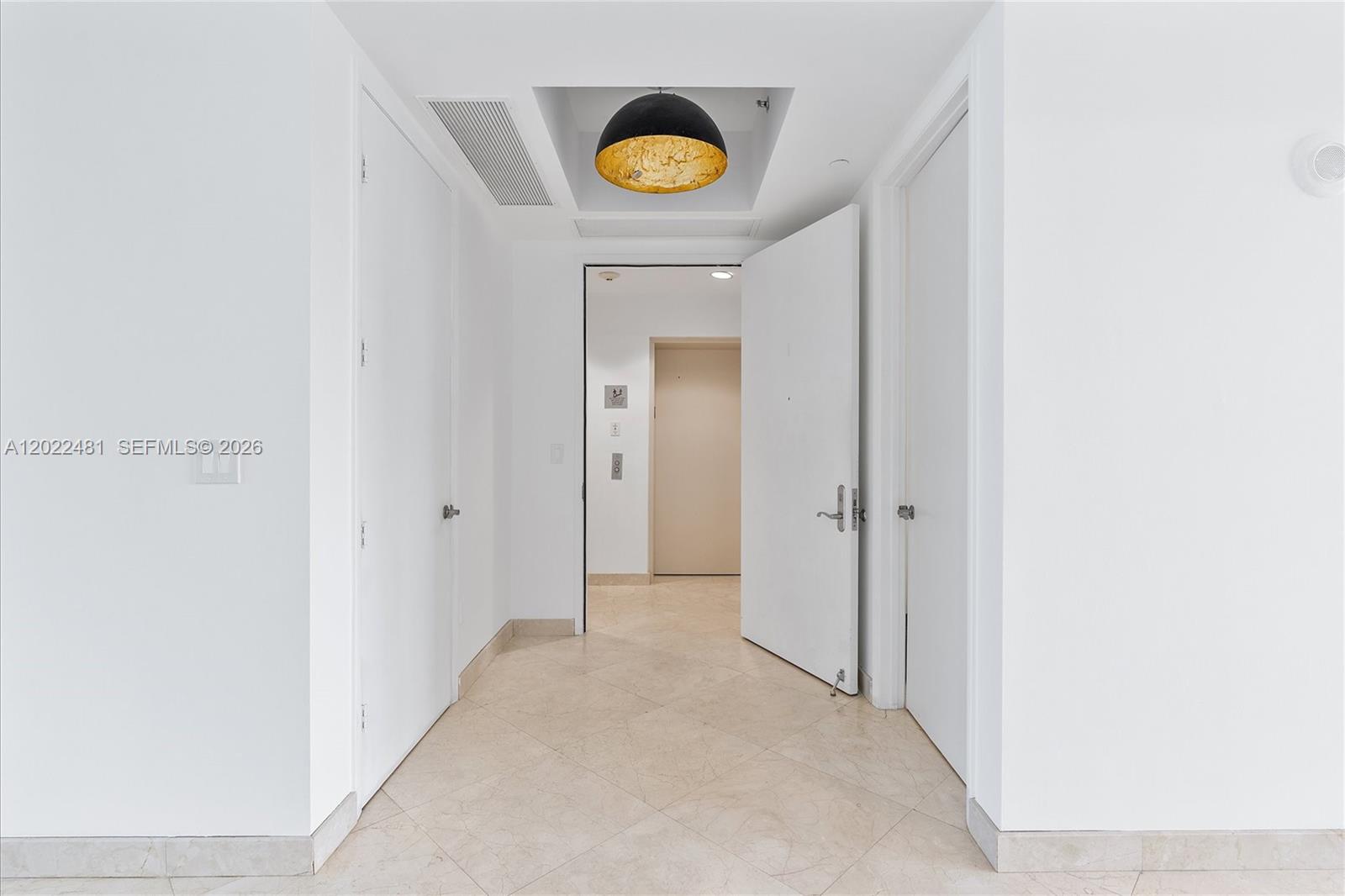 15901 Collins Ave 904