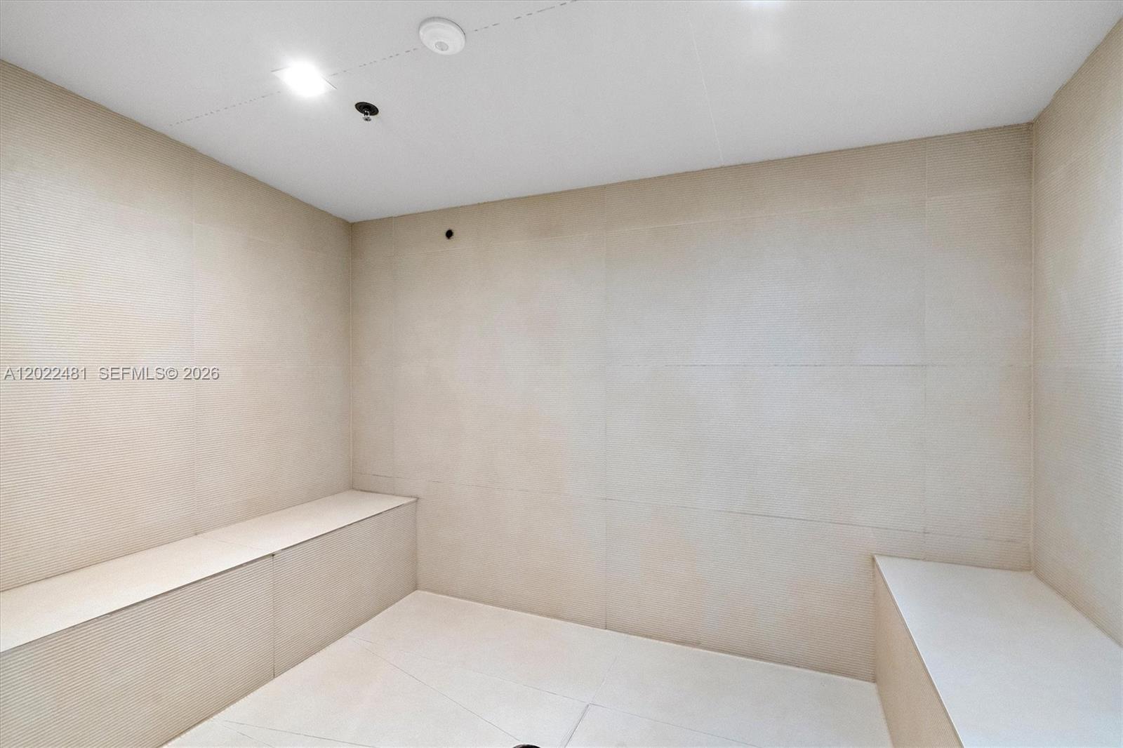 TDR TOWER II CONDO - Residential