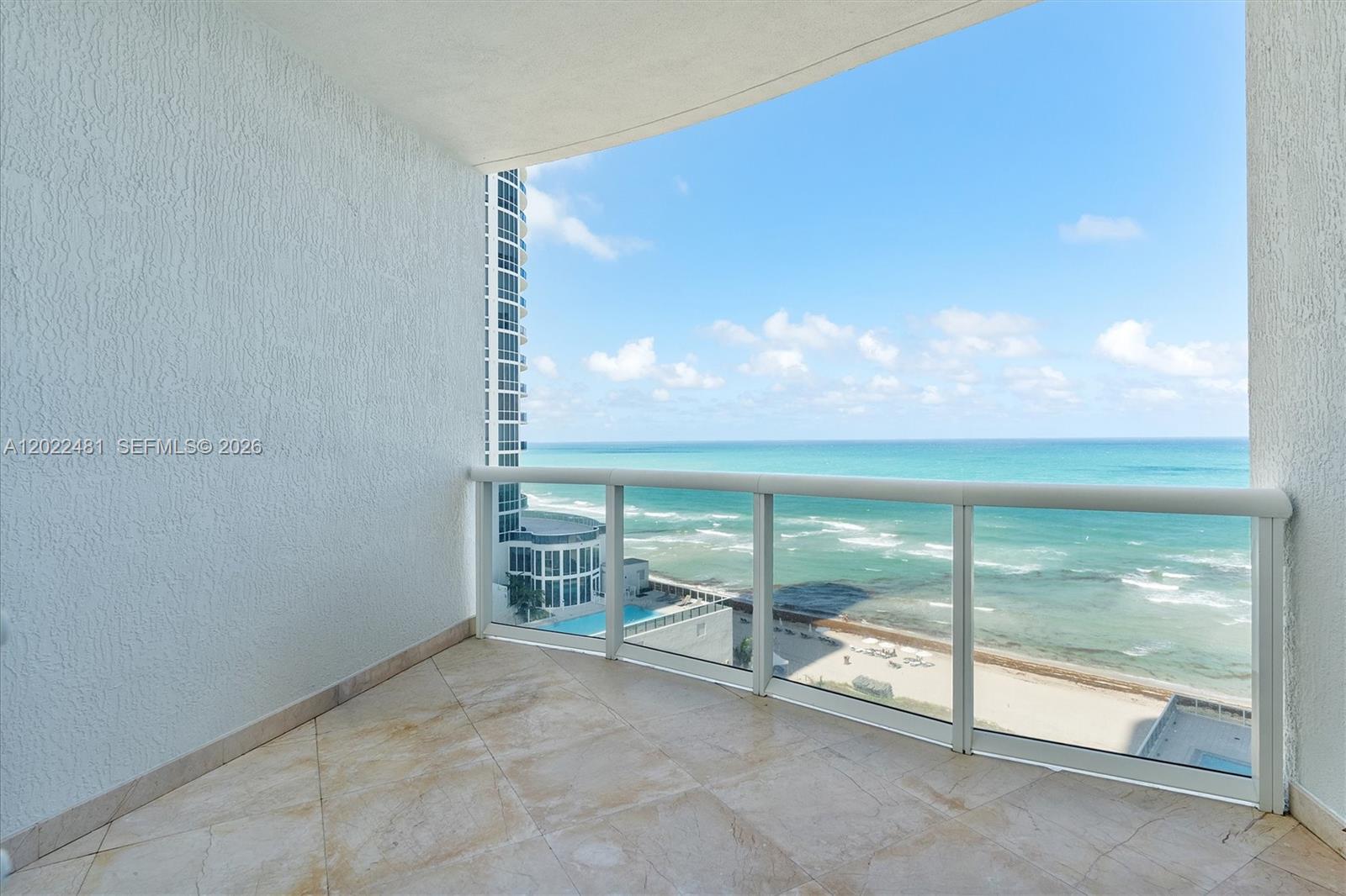 15901 Collins Ave 904