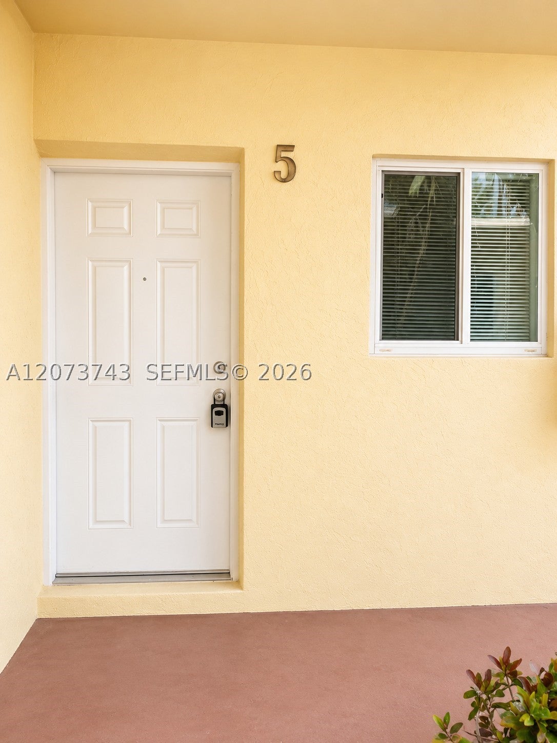 724 NE 4th St 5