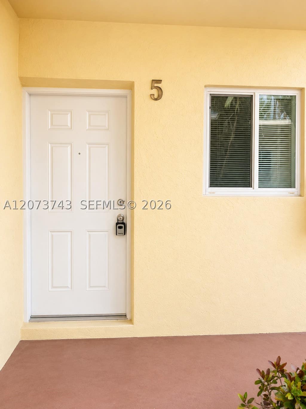 Photo of 724 NE 4th St #5, Hallandale Beach, FL 33009 (MLS # A12073743)