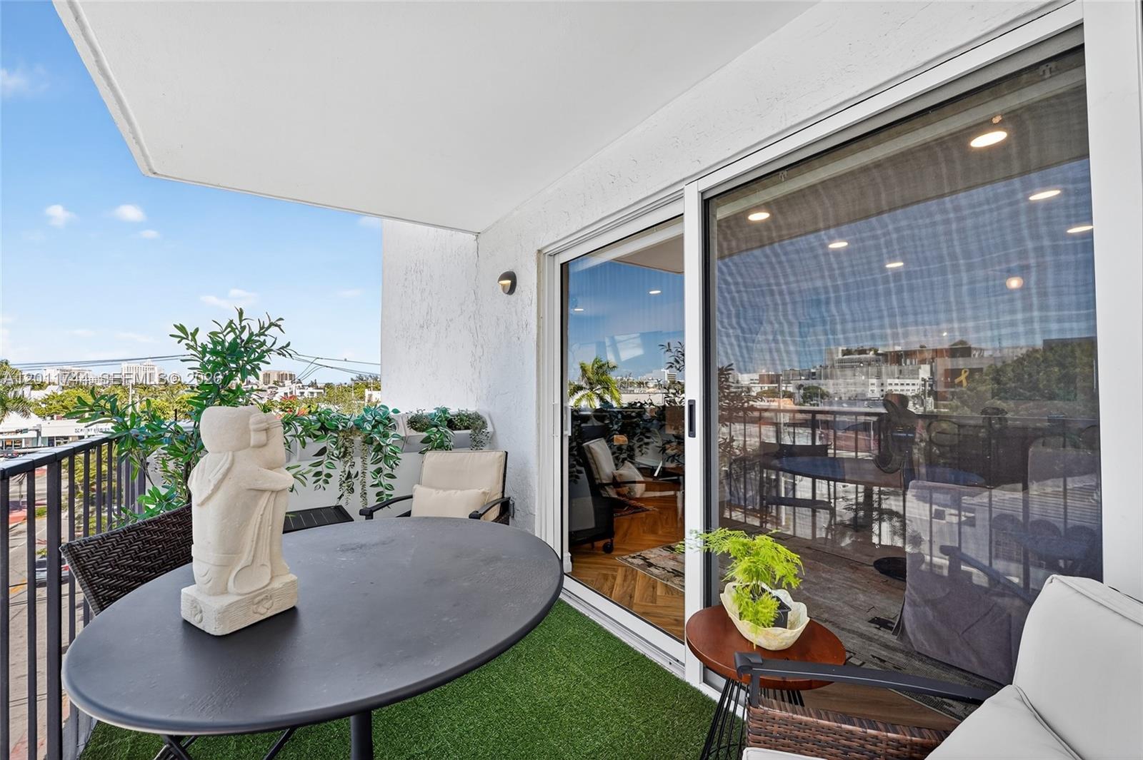 BAYSHORE TERRACE CONDO - Residential