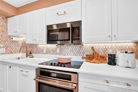 Tiny photo for 1455 West Ave #501, Miami Beach, FL 33139 (MLS # A12011744)