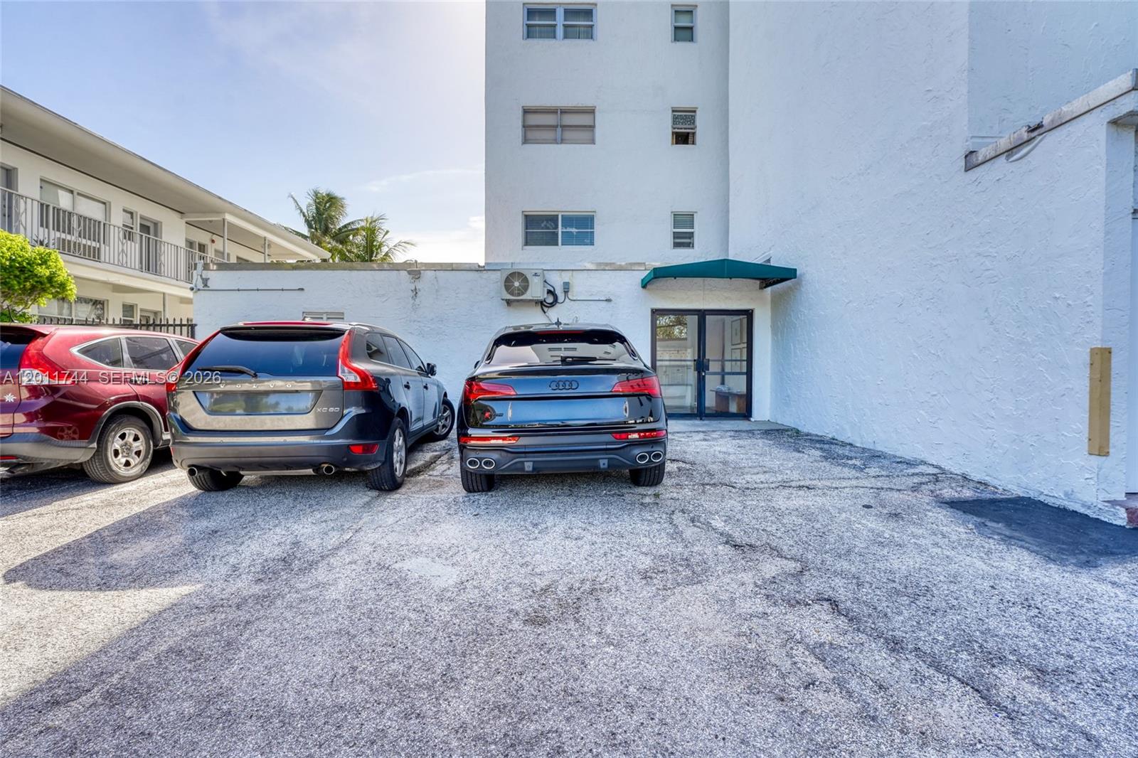 BAYSHORE TERRACE CONDO - Residential