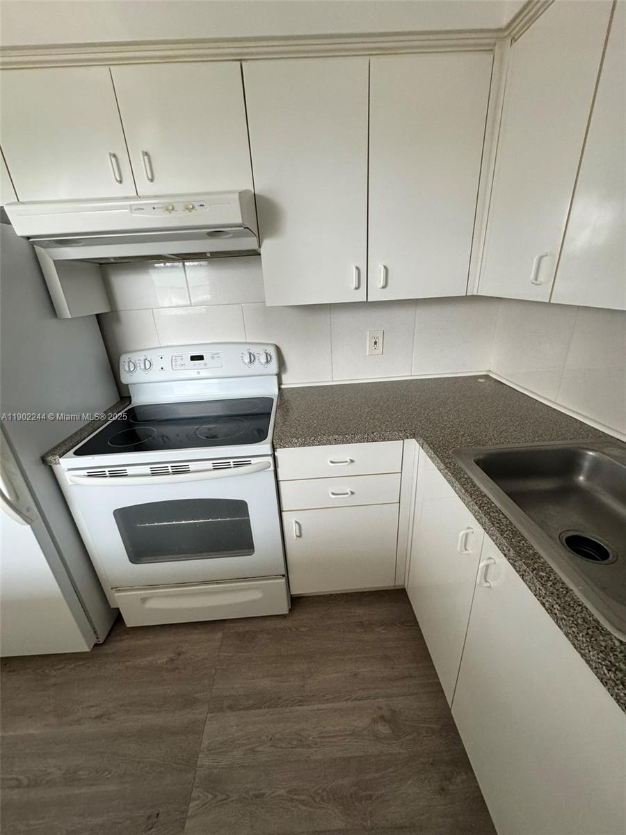 BISC LAKE GARDENS CONDO N - Residential