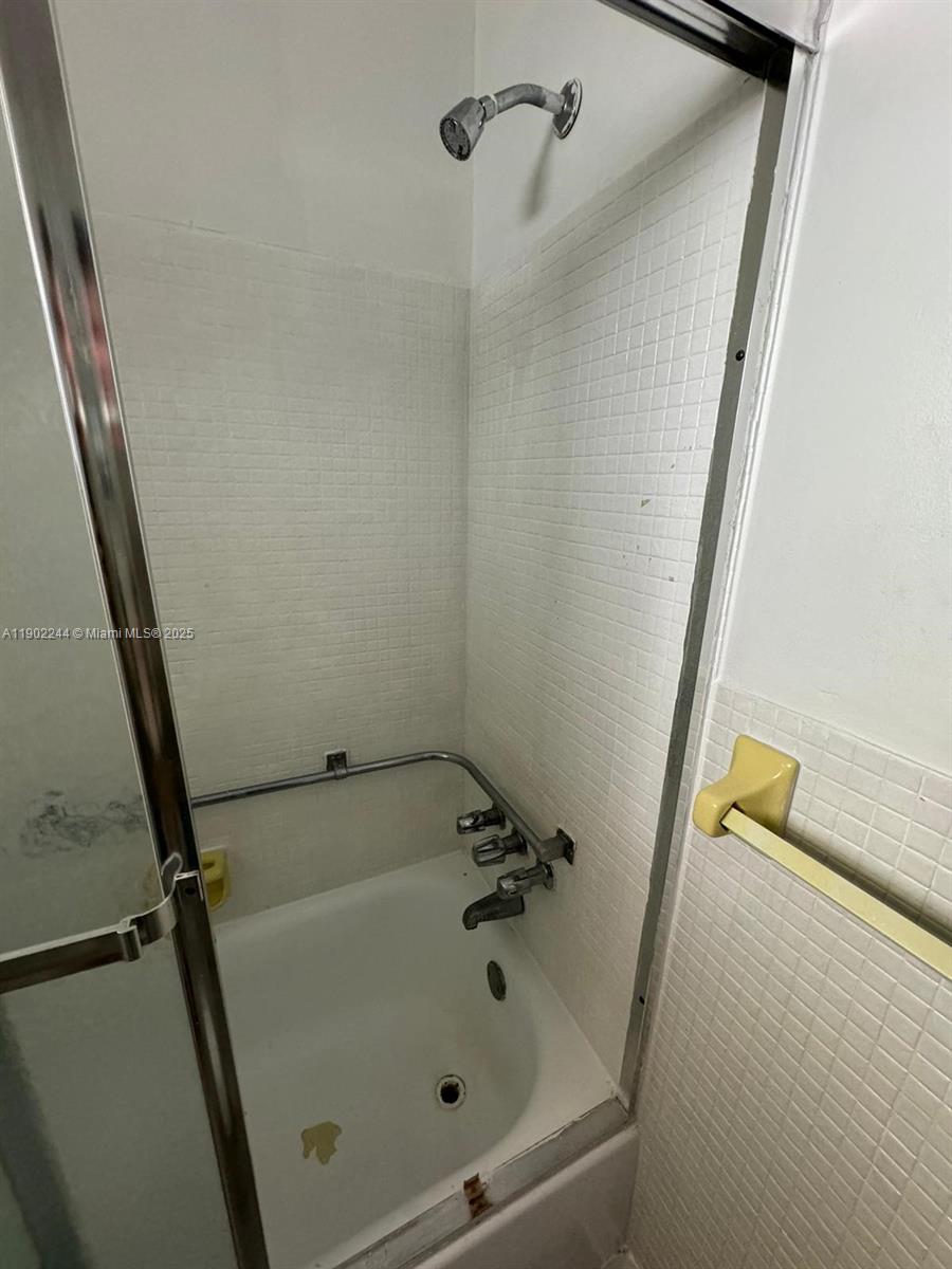 20201 NE 29th Ct D329