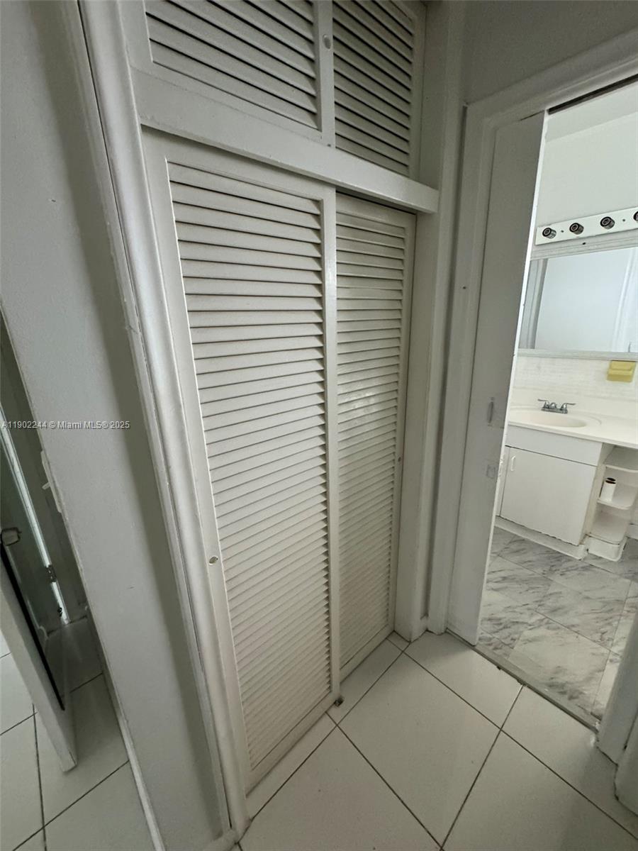 BISC LAKE GARDENS CONDO N - Residential