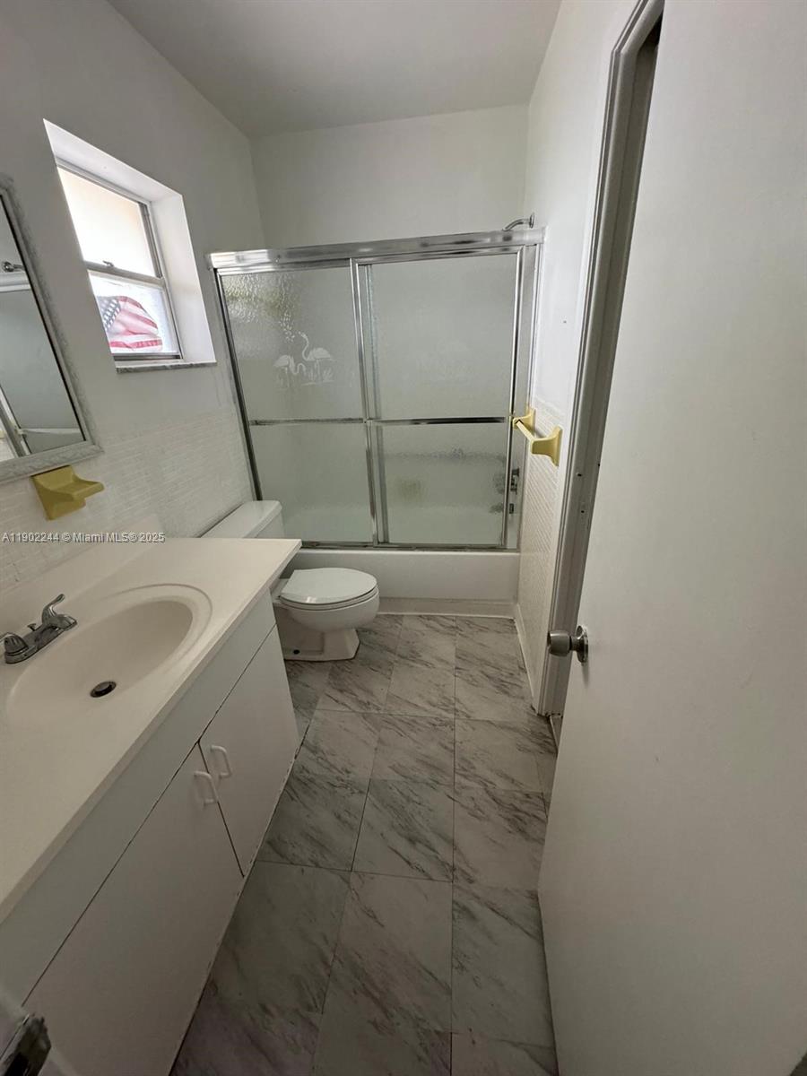 BISC LAKE GARDENS CONDO N - Residential