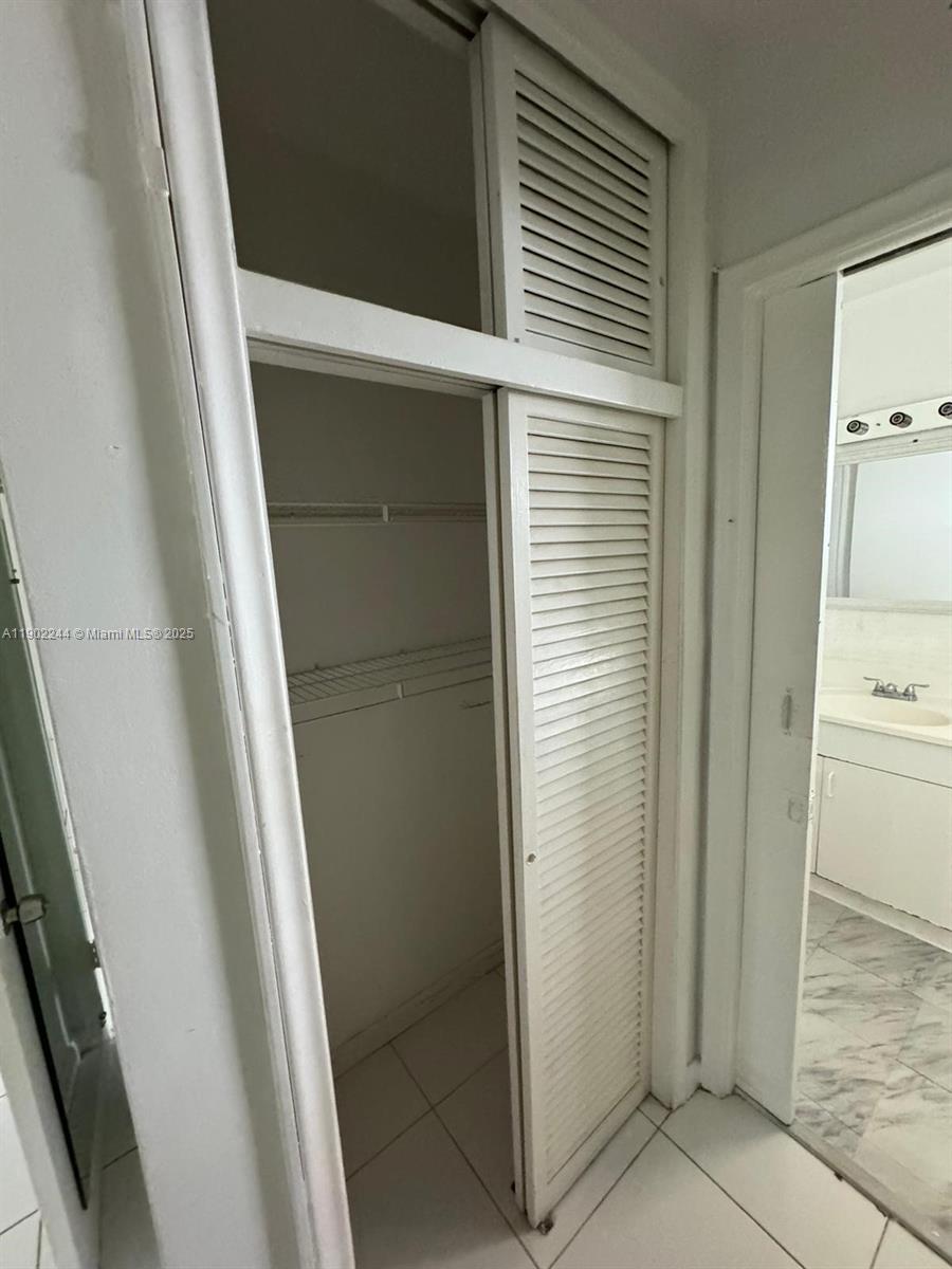 BISC LAKE GARDENS CONDO N - Residential