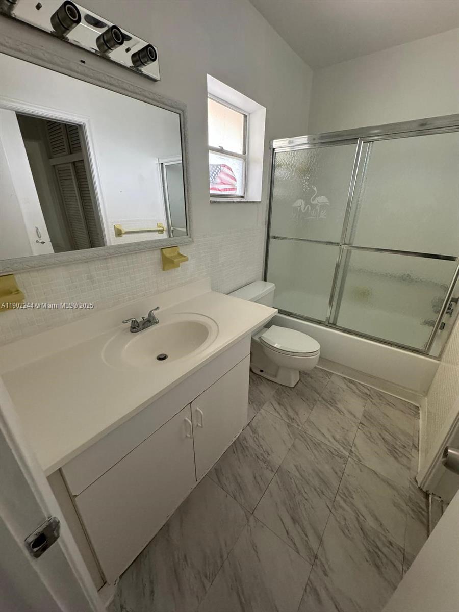 BISC LAKE GARDENS CONDO N - Residential