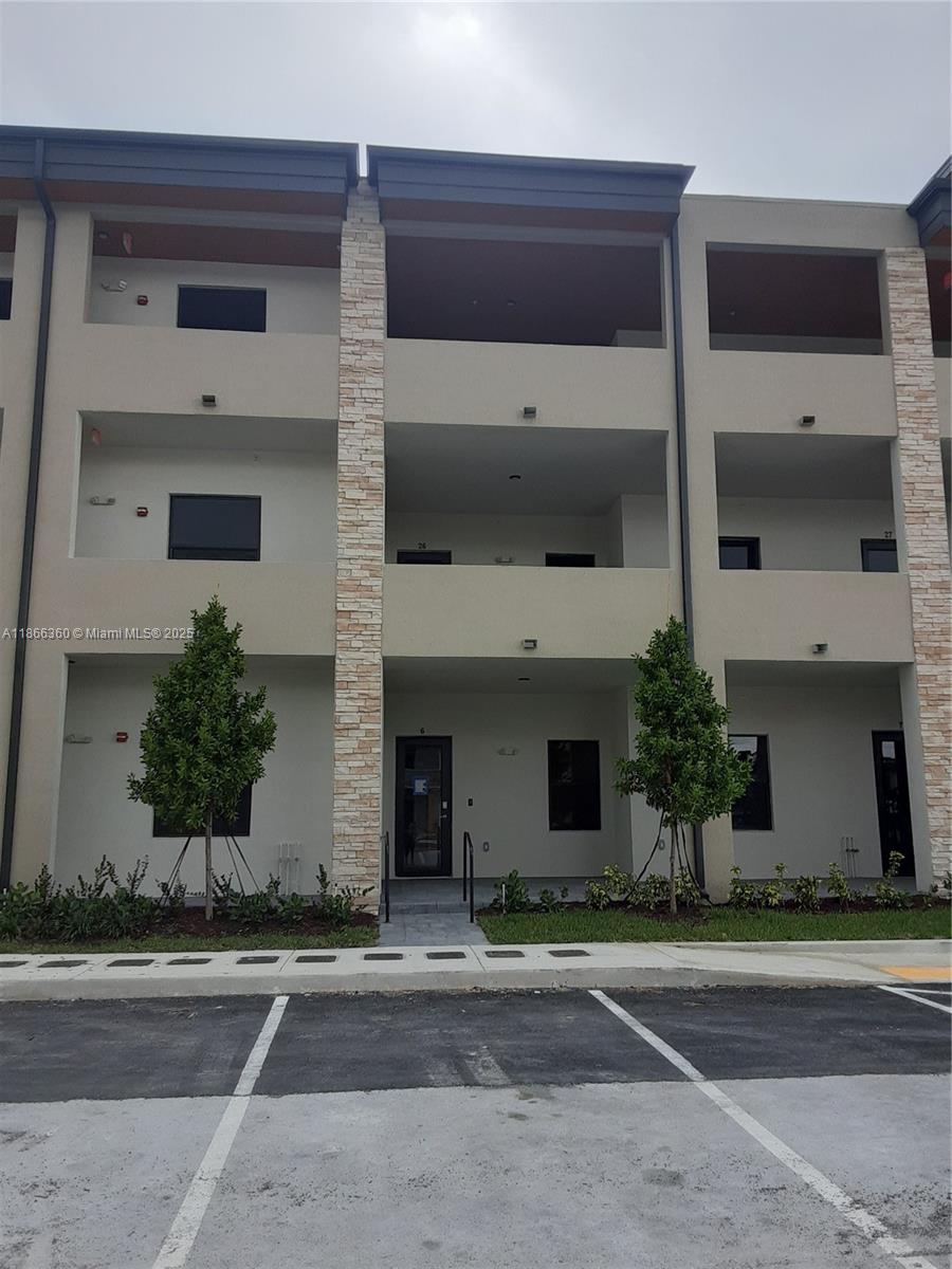 8175 NW 104th Ave 35