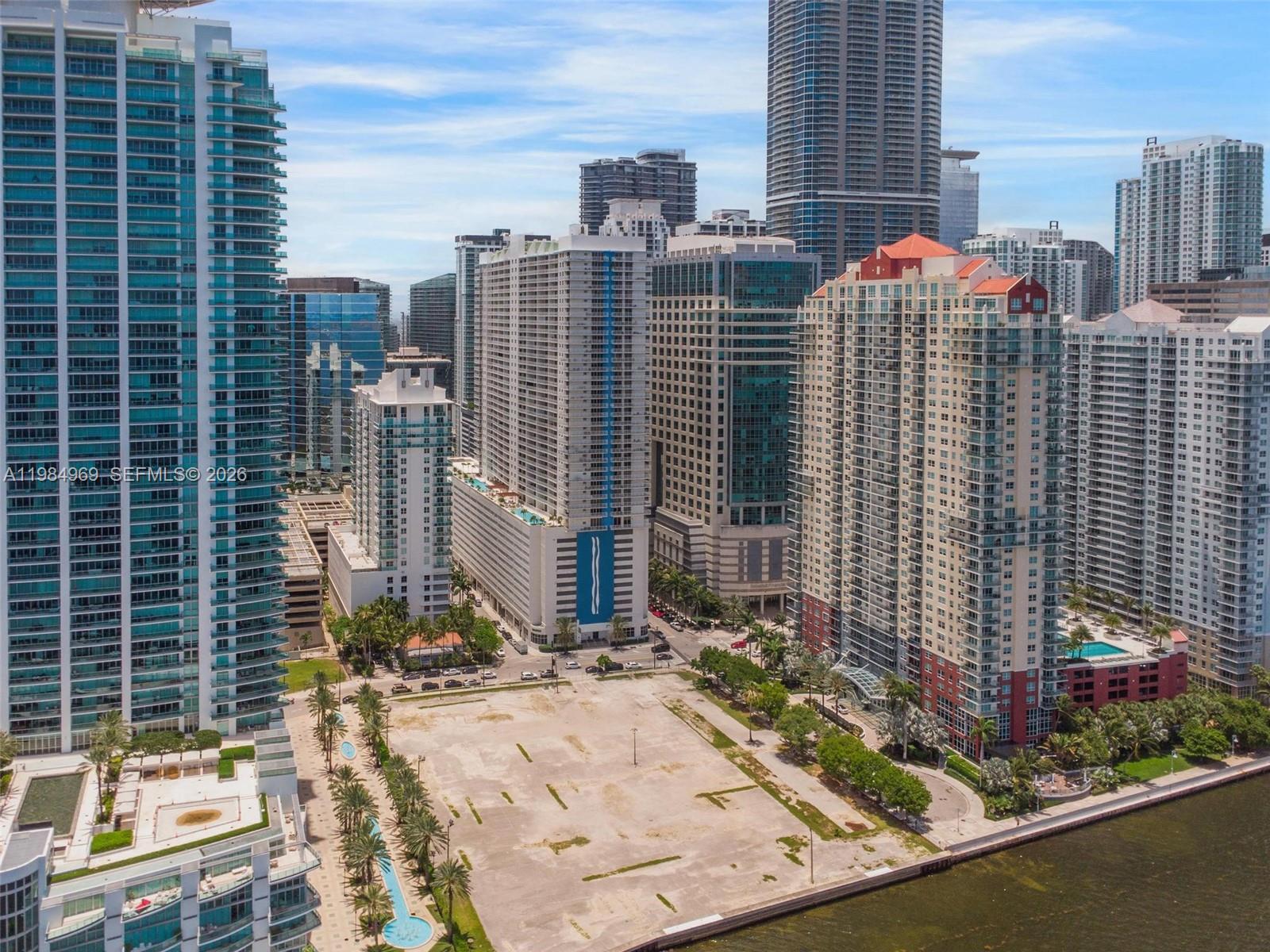 THE CLUB AT BRICKELL BAY - Residential