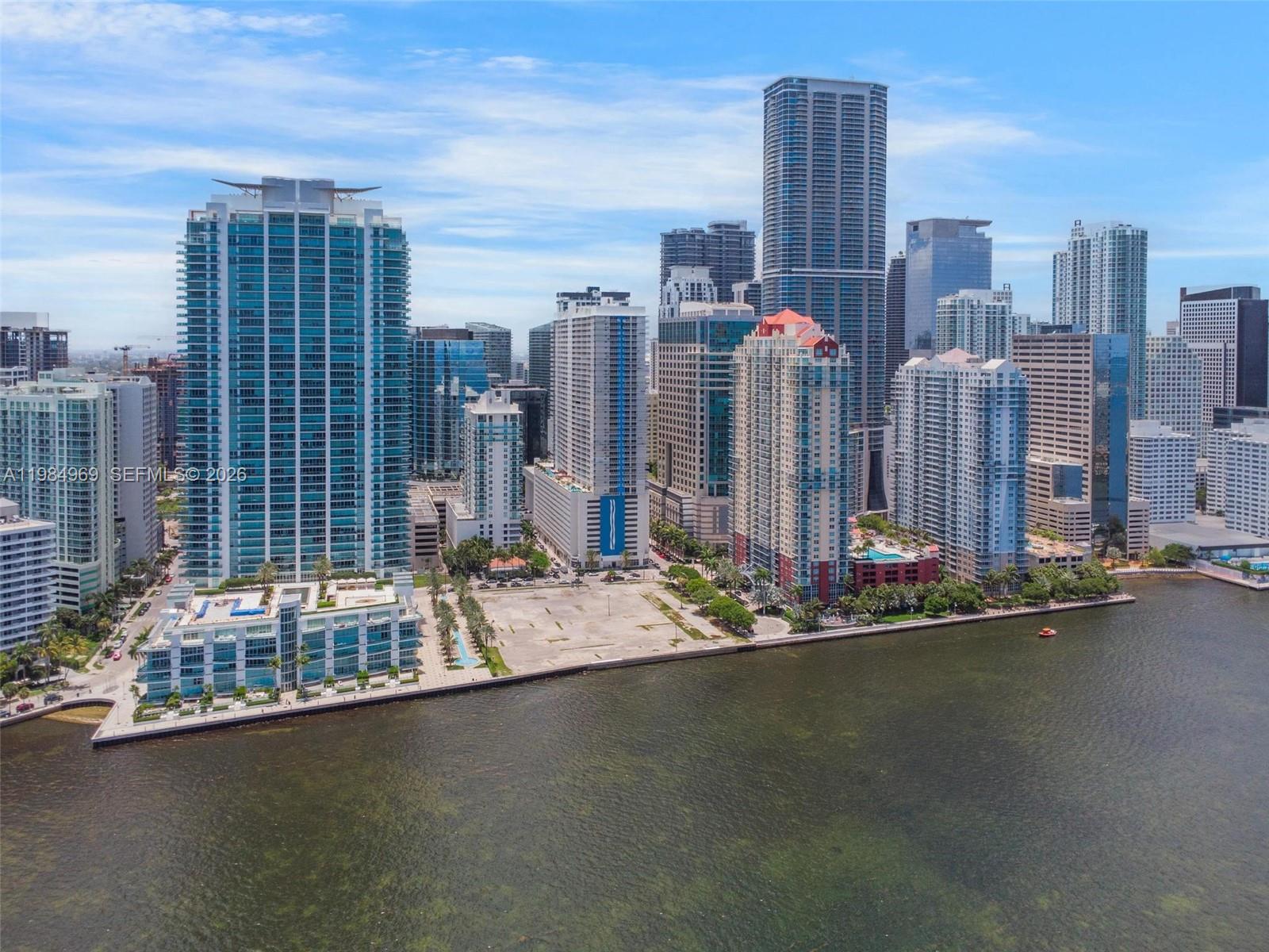 THE CLUB AT BRICKELL BAY - Residential
