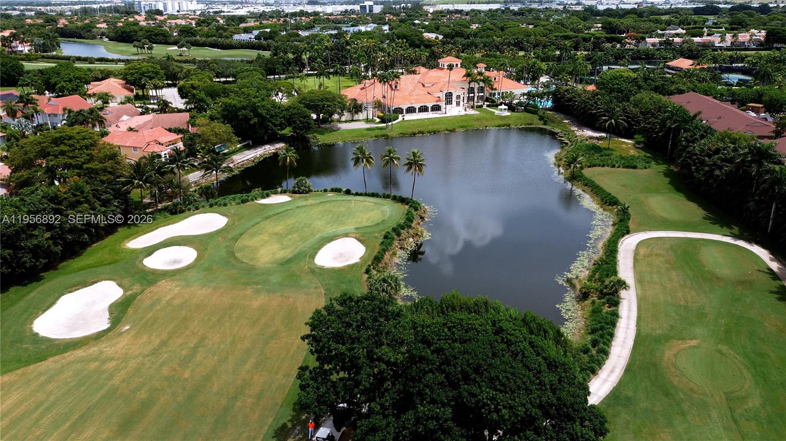 DORAL SANDS - Residential