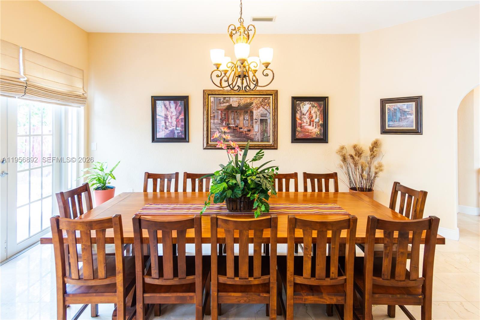 DORAL SANDS - Residential