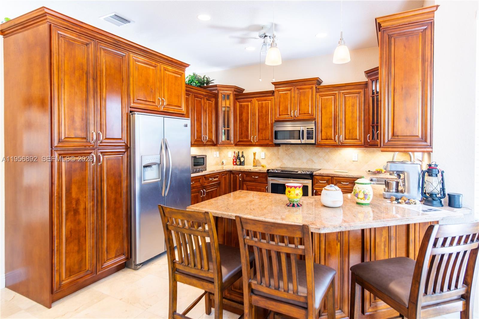 DORAL SANDS - Residential