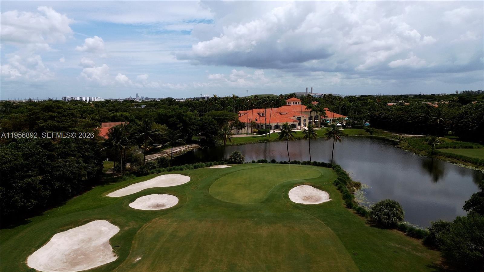 DORAL SANDS - Residential