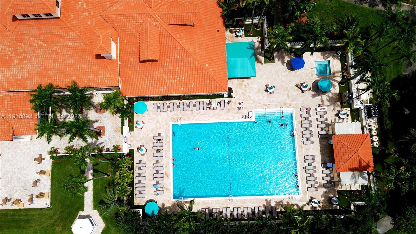 DORAL SANDS - Residential