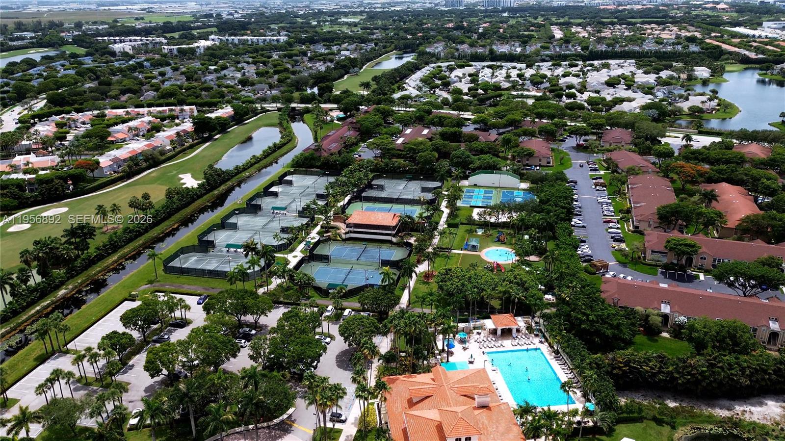 DORAL SANDS - Residential