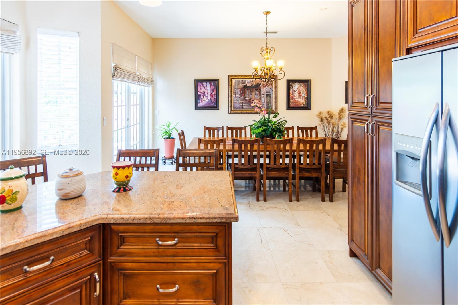 DORAL SANDS - Residential