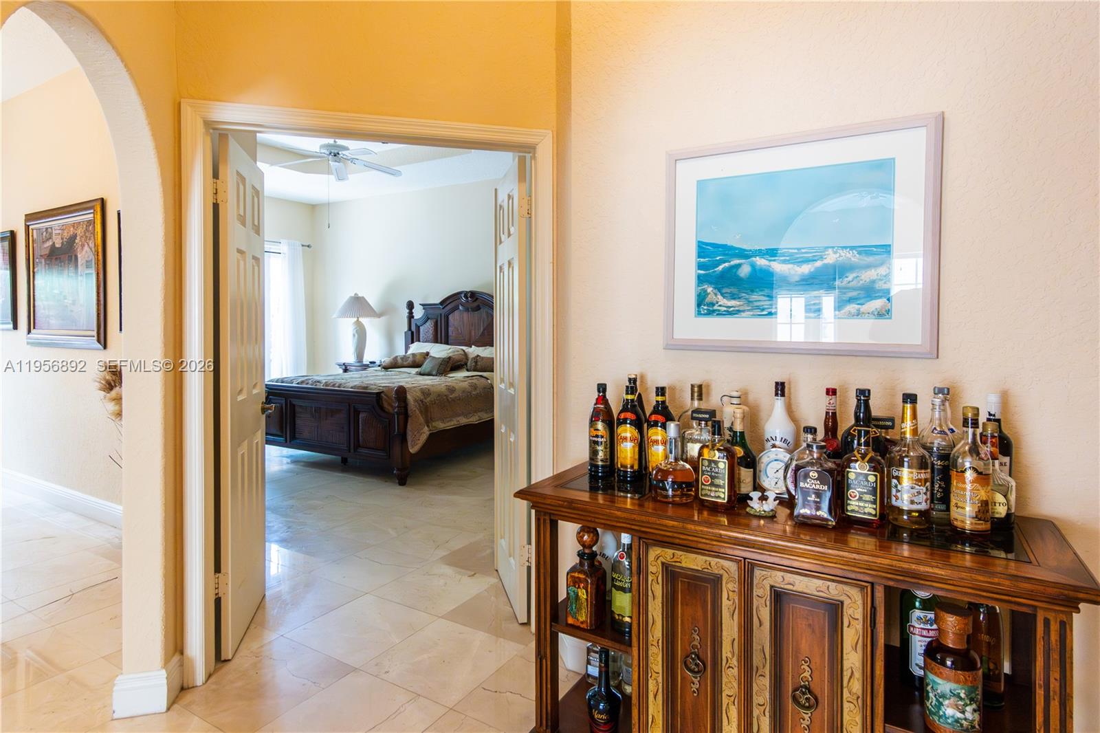 DORAL SANDS - Residential